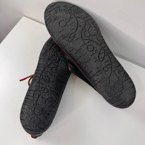 Manitobah Modern Moccasin Shoes Womens US 10 Black Grain Leather Flat 4120006 - Picture 6 of 8